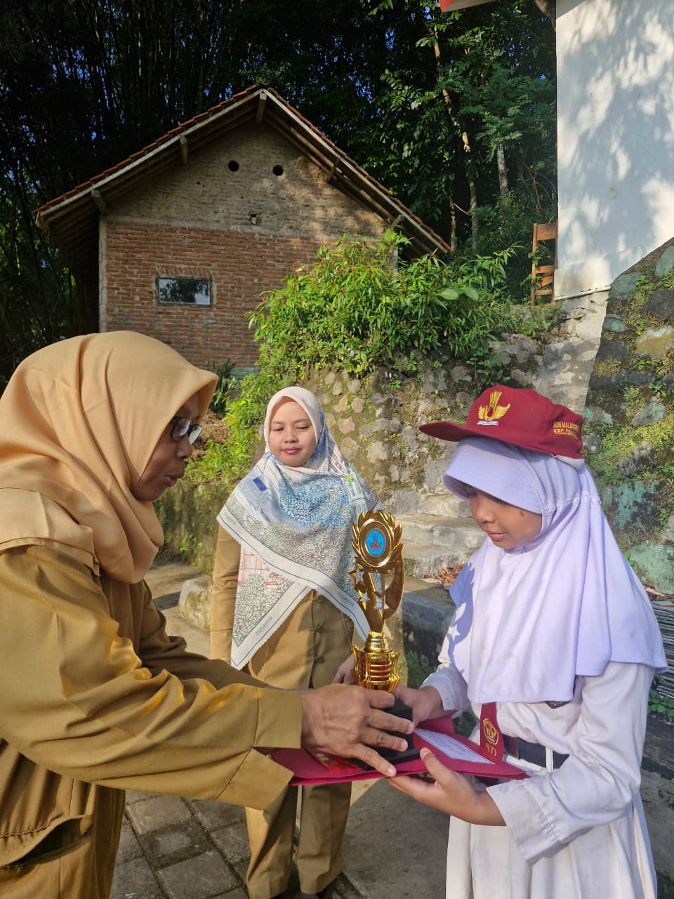 Juara 3 Lomba Menulis Cerita FLS3N Tingkat Kecamatan Cimalaka